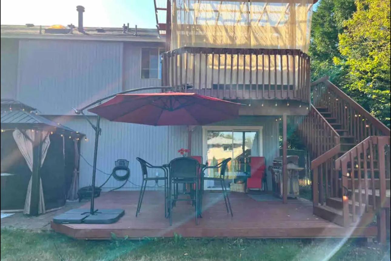 Private Level Of The House With Spa Gresham Exterior foto