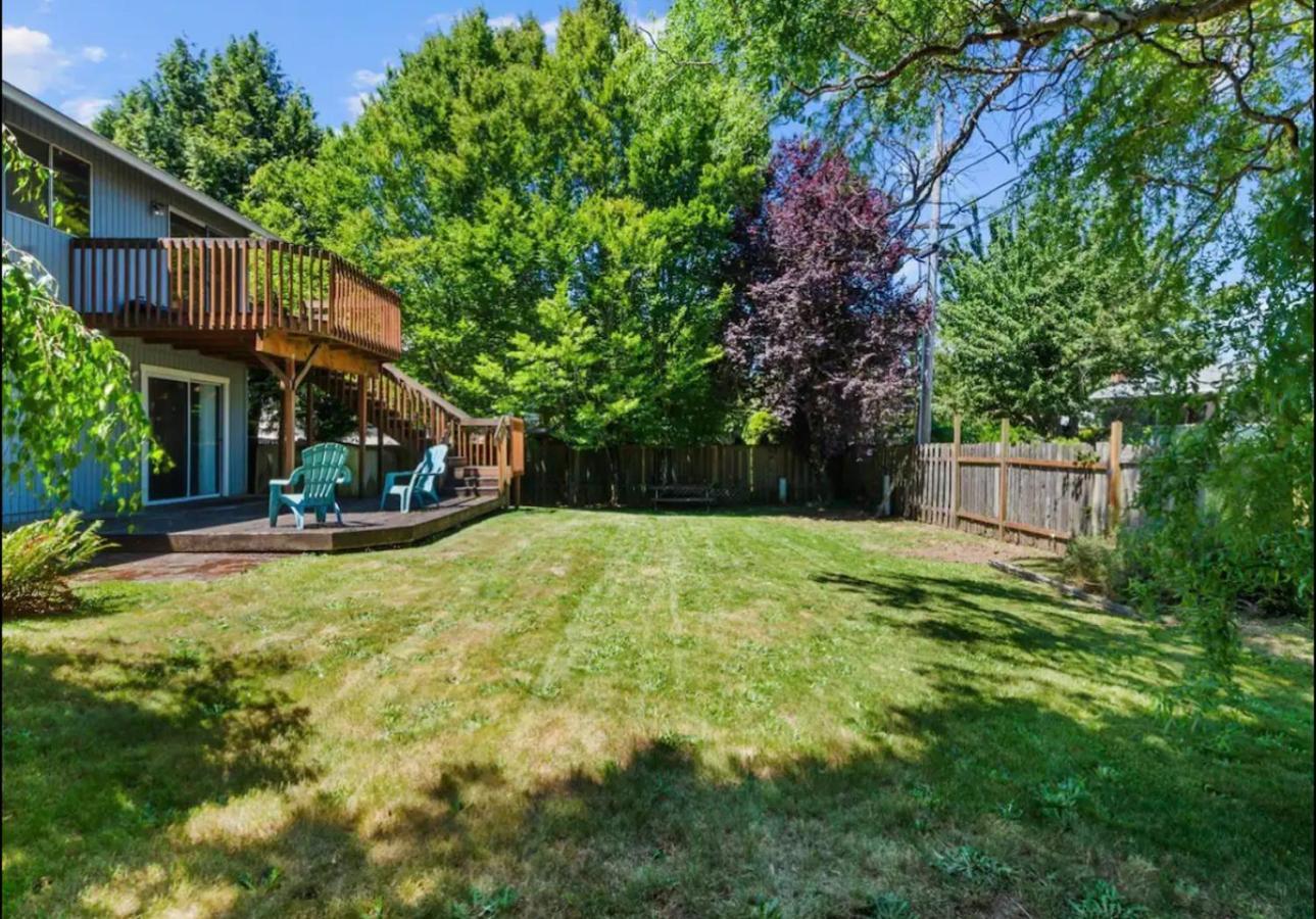 Private Level Of The House With Spa Gresham Exterior foto
